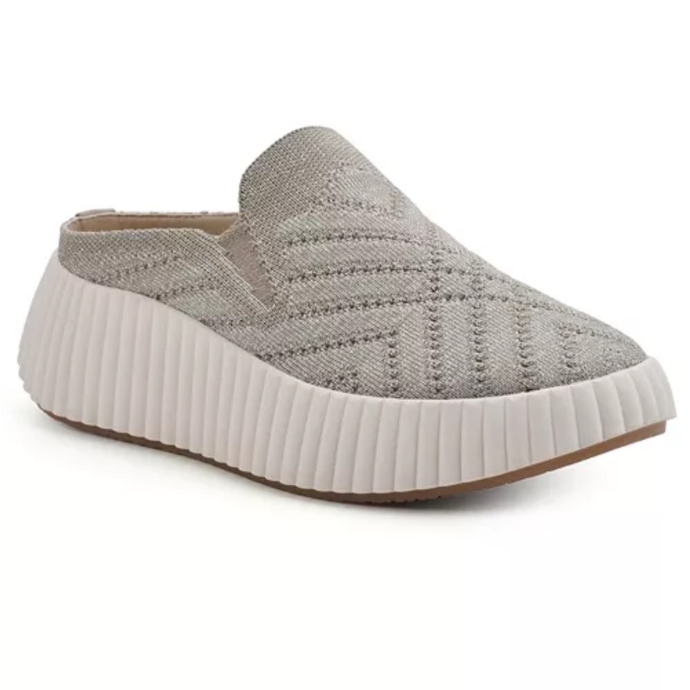 NEW Sonoma knit slip ons, taupe